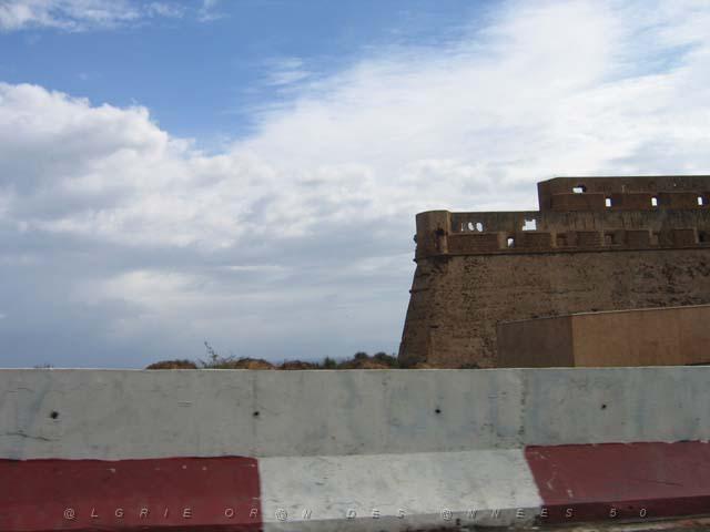 VOYAGE ORAN SEPTEMBRE 2006 214 14 sept. 06 - matin -ROUTE DE LA CORNICHE FORT DE MERS EL KEBIR.JPG